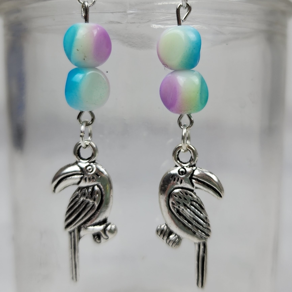 🥳SALE🥳Tucan dangles - Picture 6 of 9